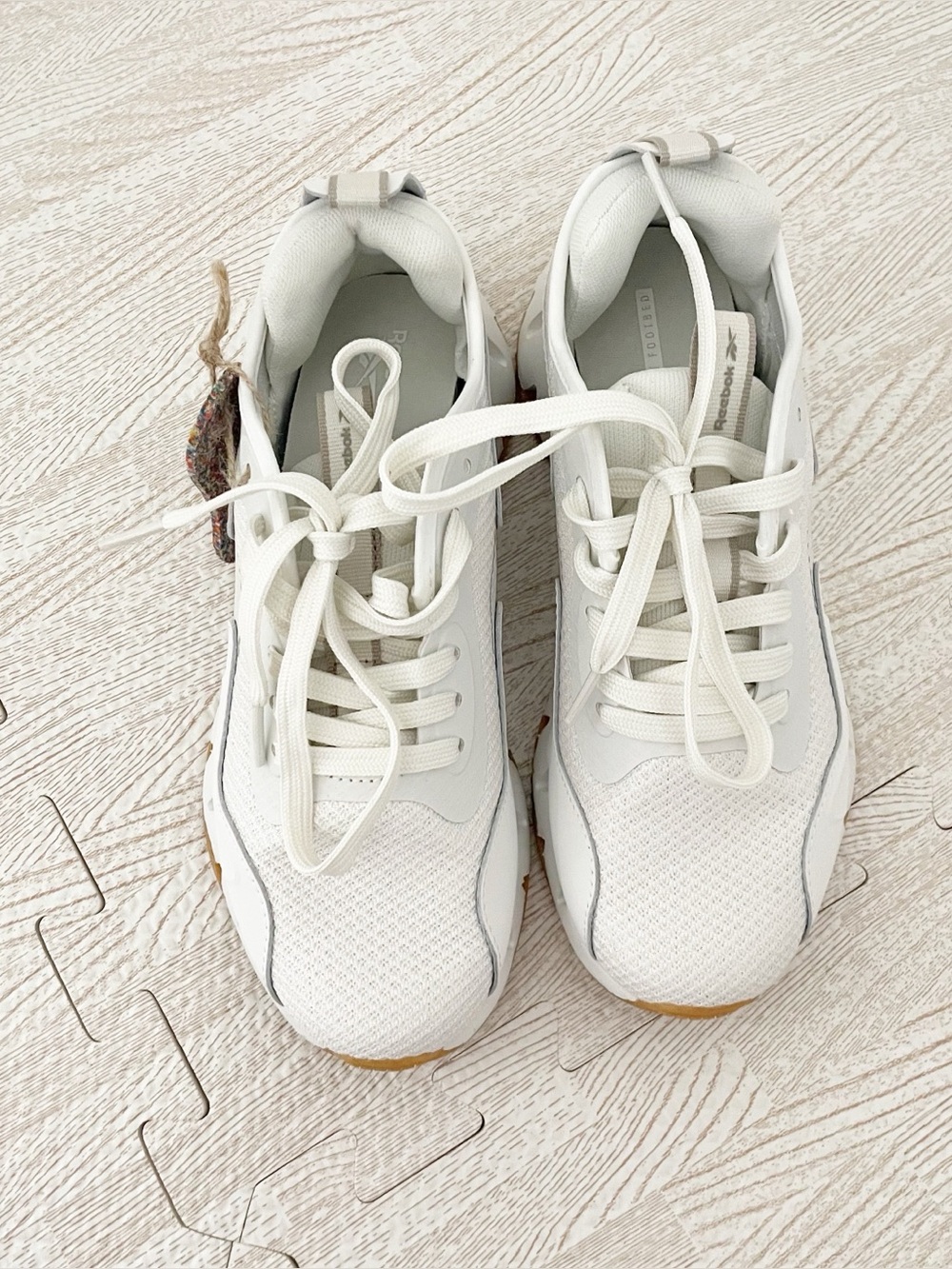 Reebok zig dynamica light grey shoes size 7